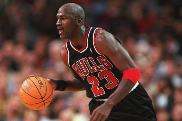 NBA歷史上的得分王：?jiǎn)痰ゎI(lǐng)銜，杜蘭特和哈登緊隨其后